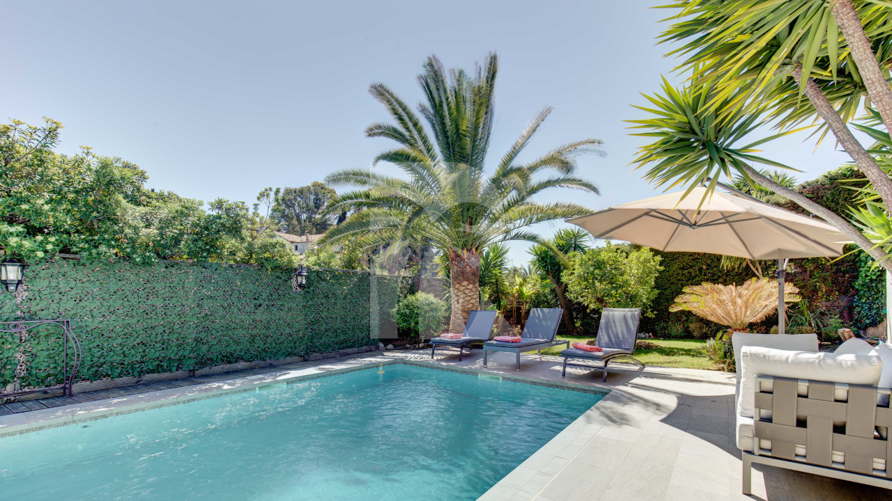 villa in Cannes : Rent modern, gorgeous Villa in Cannes Croix des Gardes, close to the Croisette and the beaches of Cannes - Photo 11