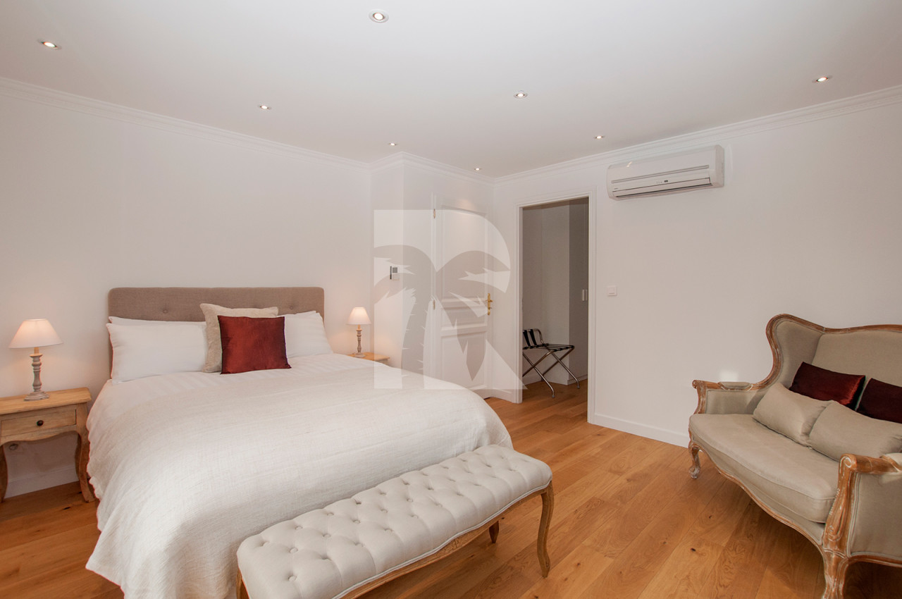 villa in Mougins : Rent stunning Villa walking distance to Mougins Village, entirely refurbished and modern - Photo 8