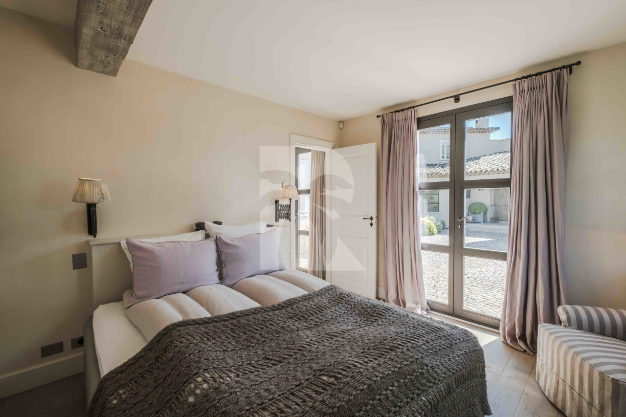 villa in Mougins : Rent incredible and unique villa in Mougins with 360 views - Photo 8