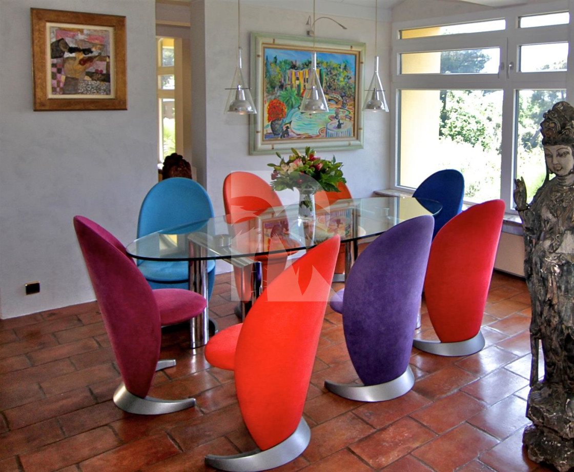 villa in Mougins : Rent Villa with Magnificent Grounds in Mougins - Photo 3