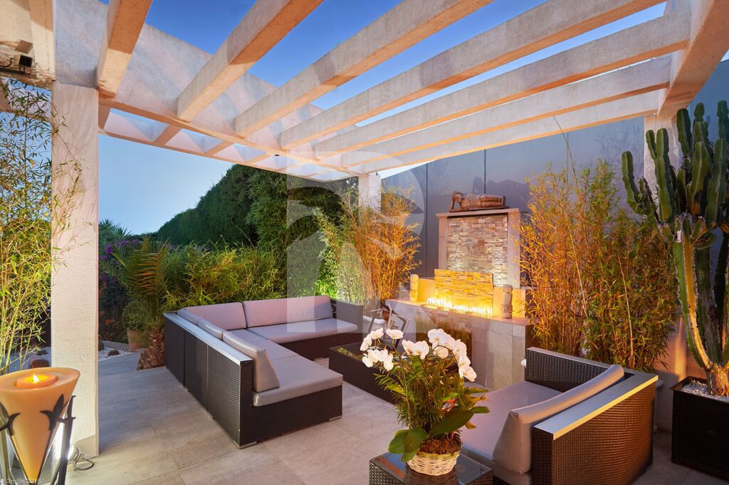 villa in Cannes : Rent modern, gorgeous Villa in Cannes Croix des Gardes, close to the Croisette and the beaches of Cannes - Photo 2