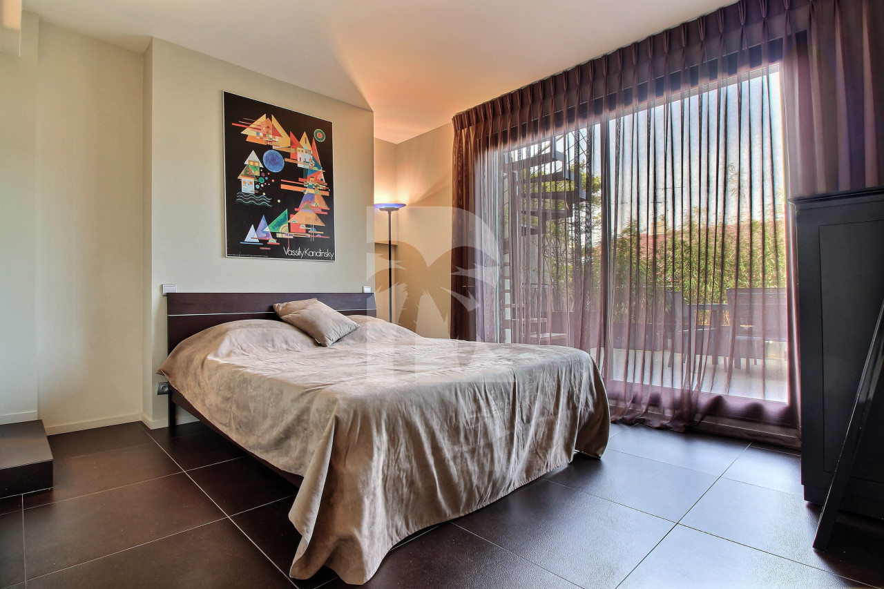 apartment in Cannes : Rent Modern Penthouse on rue d'Antibes in Cannes - Photo 6