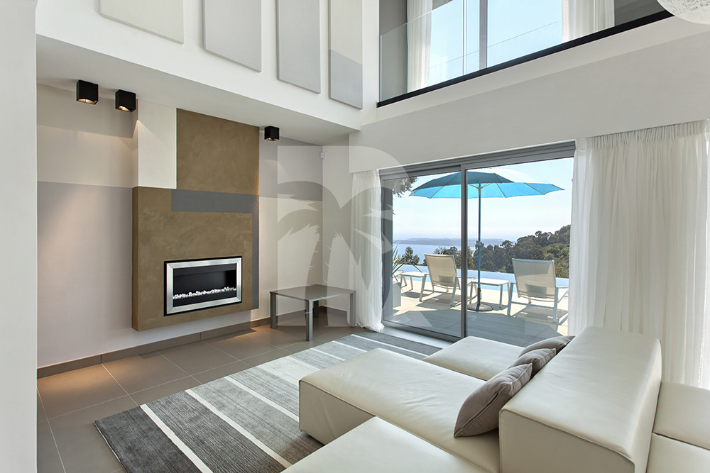 villa in Cannes : Rent modern 6 bedroom villa with swimming pool and sea view in the heights of Cannes - Photo 9