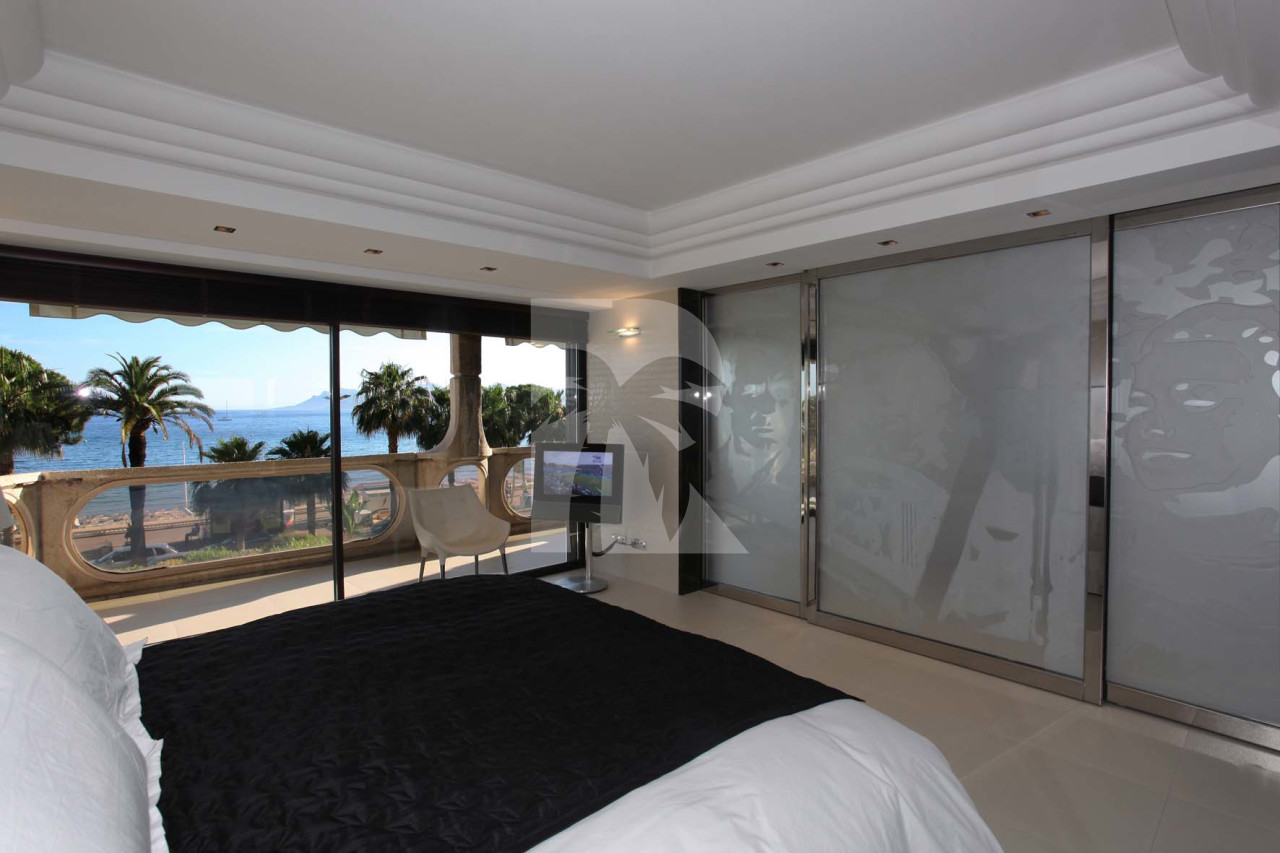 apartment in Cannes : Rent the Croisette's most stunning Penthouse with huge gardens and sea views - Photo 9