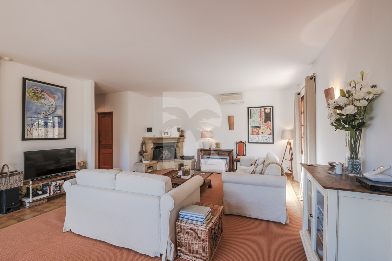 villa in Cap d'Antibes : Rent this charming Villa close to the Garoupe Beach on Cap d Antibes - Photo 3