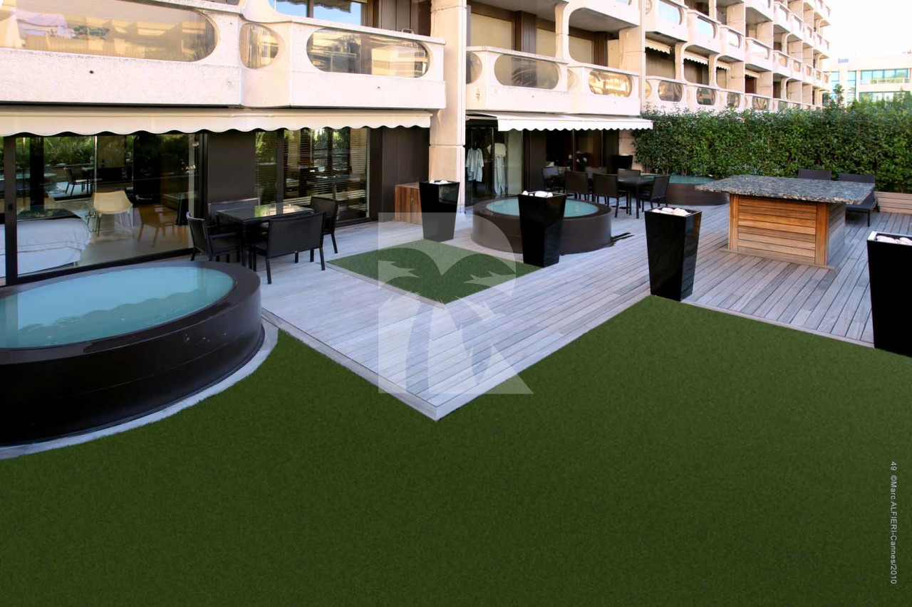 apartment in Cannes : Rent the Croisette's most stunning Penthouse with huge gardens and sea views - Photo 1