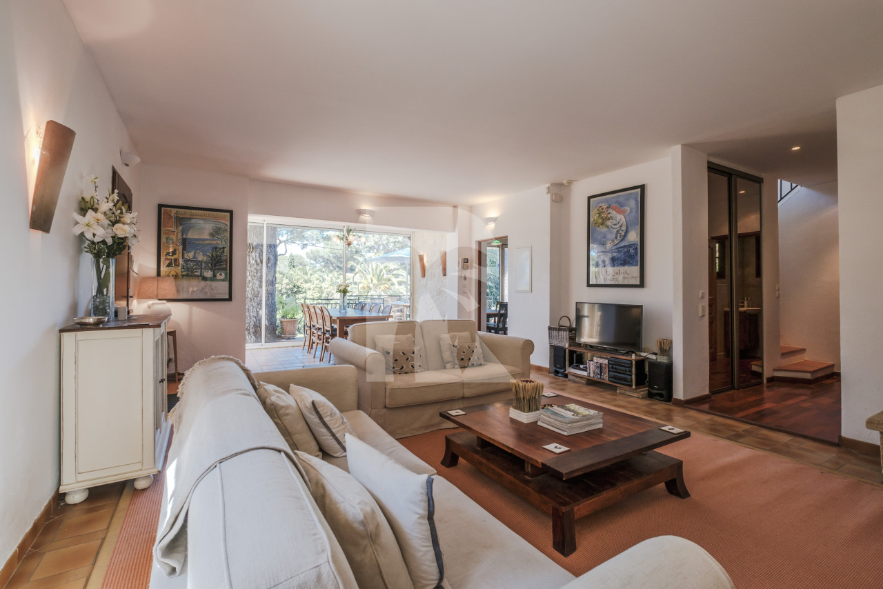 villa in Cap d'Antibes : Rent this charming Villa close to the Garoupe Beach on Cap d Antibes - Photo 4