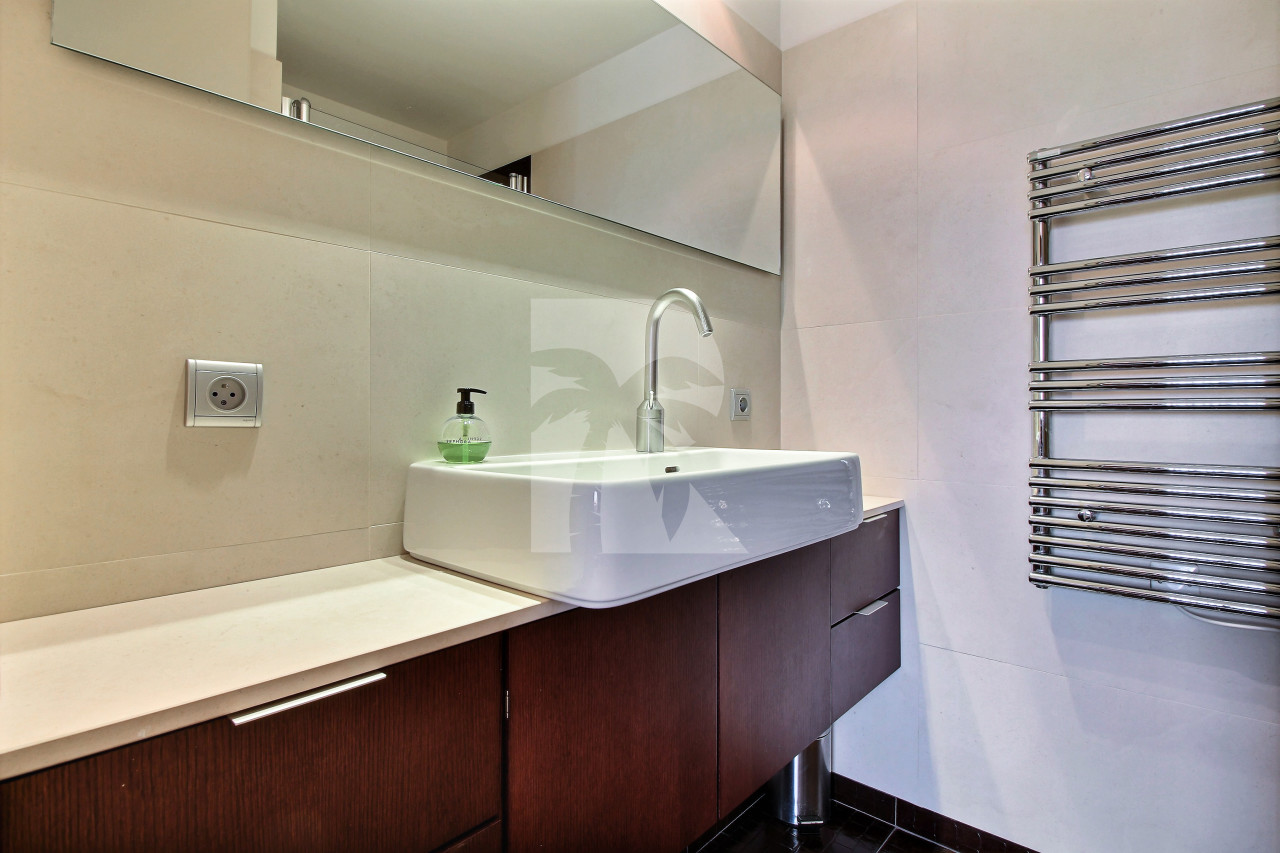 apartment in Cannes : Rent Modern Penthouse on rue d'Antibes in Cannes - Photo 12