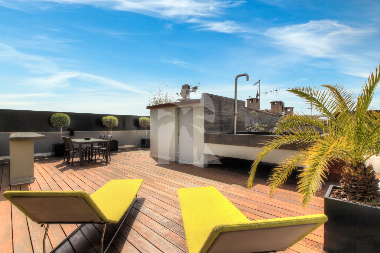 apartment in Cannes : Rent Modern Penthouse on rue d'Antibes in Cannes - Photo 0