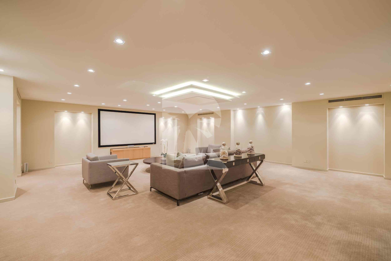 villa in Cannes : Rent Majestic 10 bedroom villa with enormous grounds located in the hills of Cannes - Photo 8