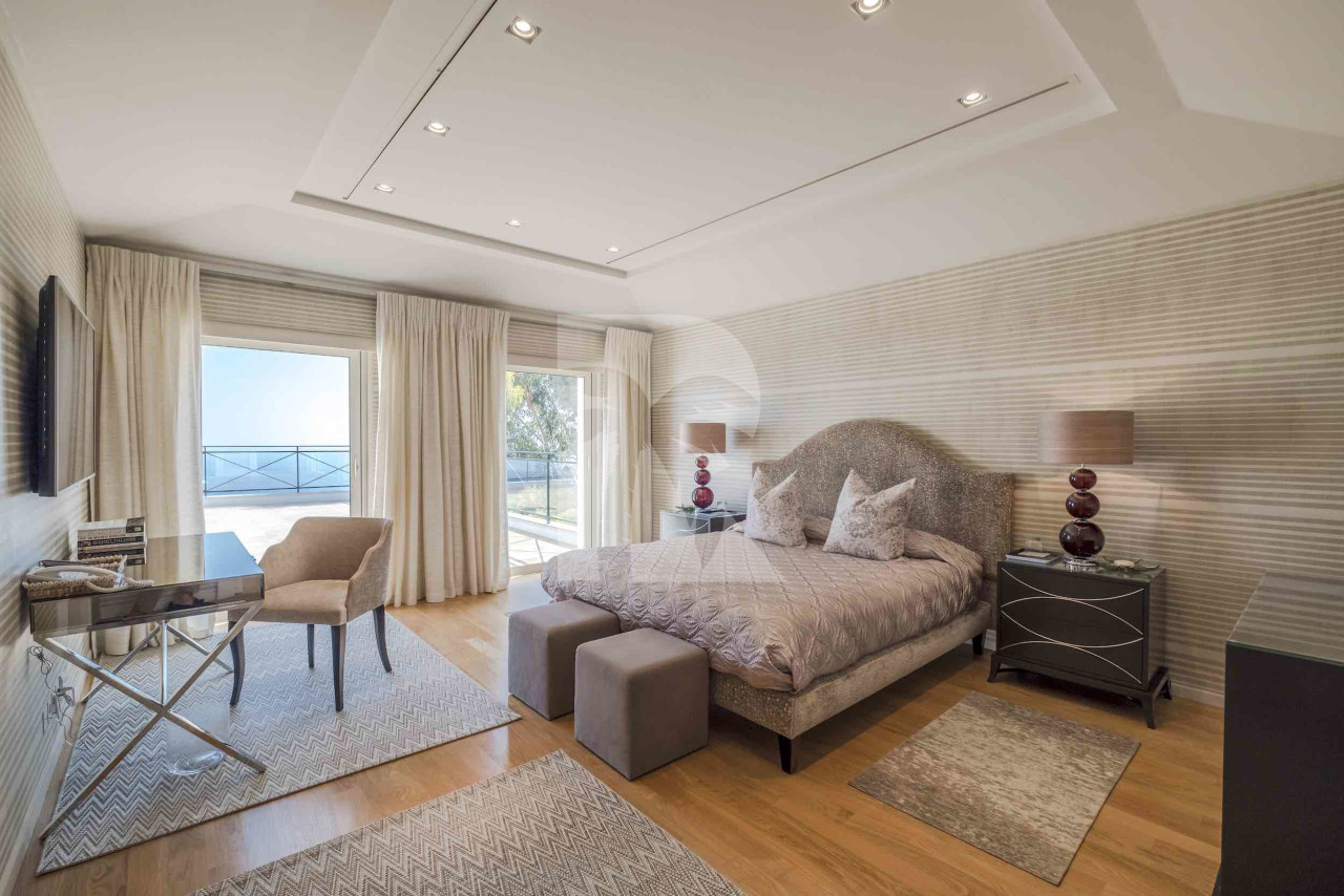 villa in Cannes : Rent Majestic 10 bedroom villa with enormous grounds located in the hills of Cannes - Photo 11
