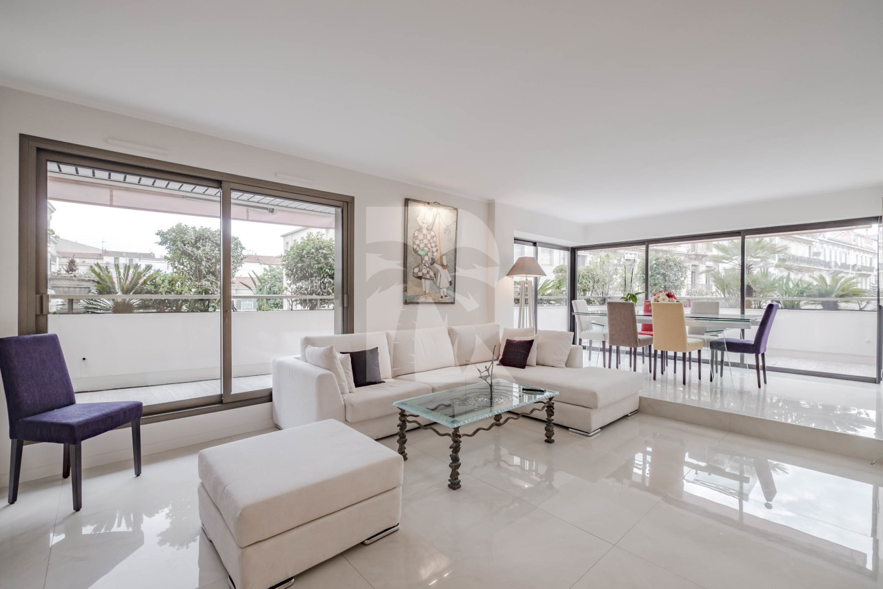 apartment in Cannes : Rent Ultra modern 3 bedroom apartment with terrace in the Residence of the Gray d'Albion a stones throw to the Croisette and the Palais - Photo 0