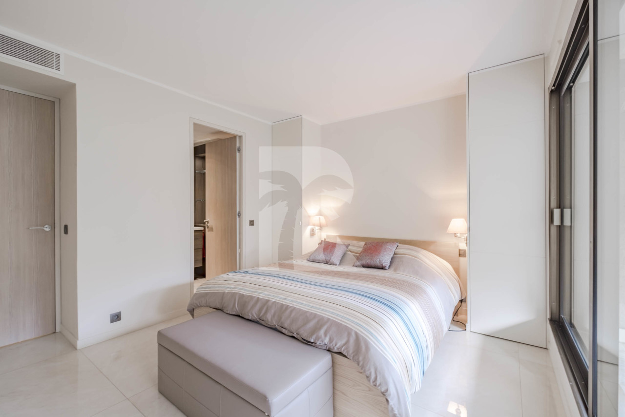 apartment in Cannes : Rent Ultra modern 3 bedroom apartment with terrace in the Residence of the Gray d'Albion a stones throw to the Croisette and the Palais - Photo 12