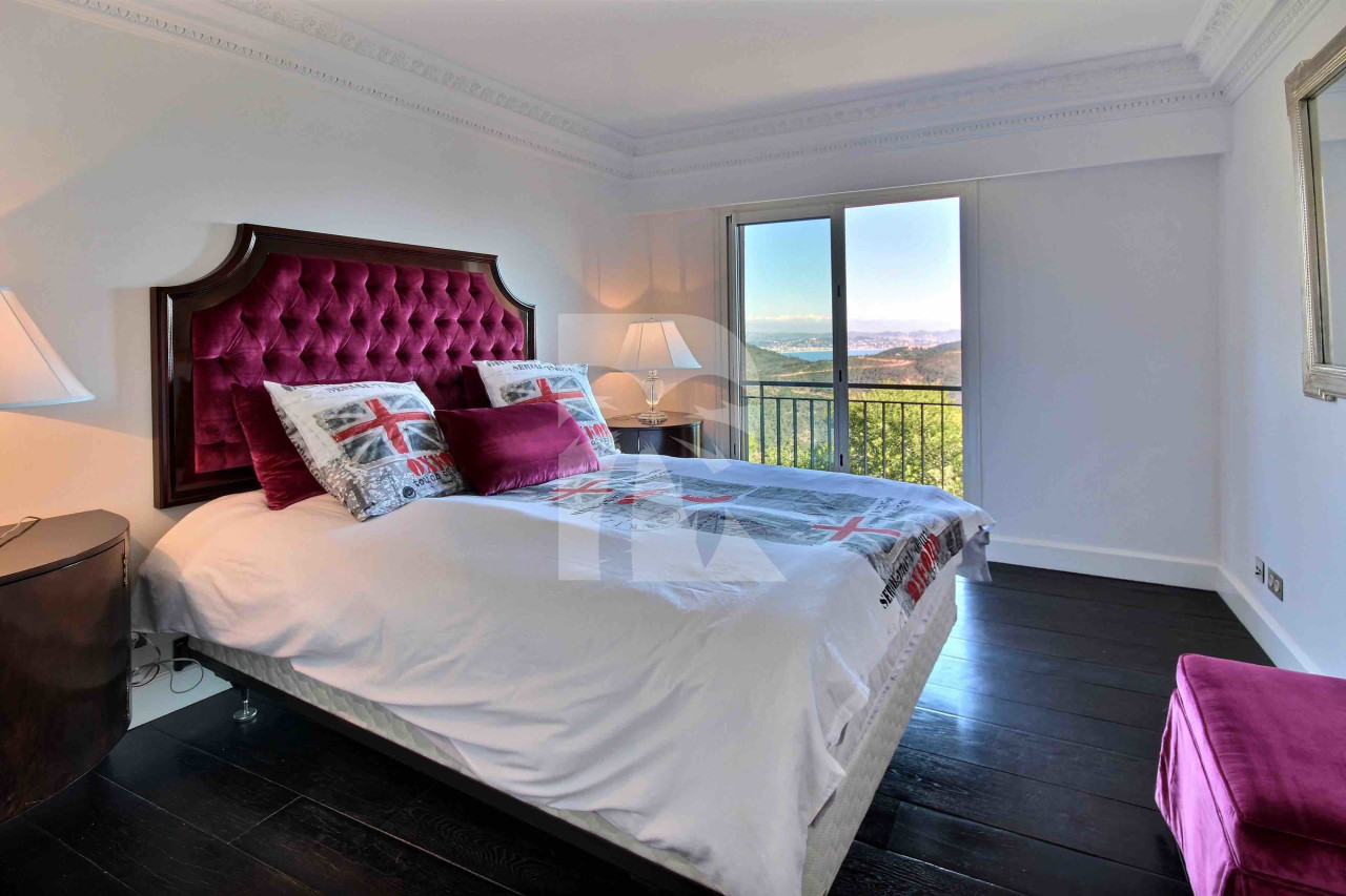 villa in Théoule-sur-Mer : Luxury 7 Bedroom Villa in Theoule sur Mer to Rent - Photo 12