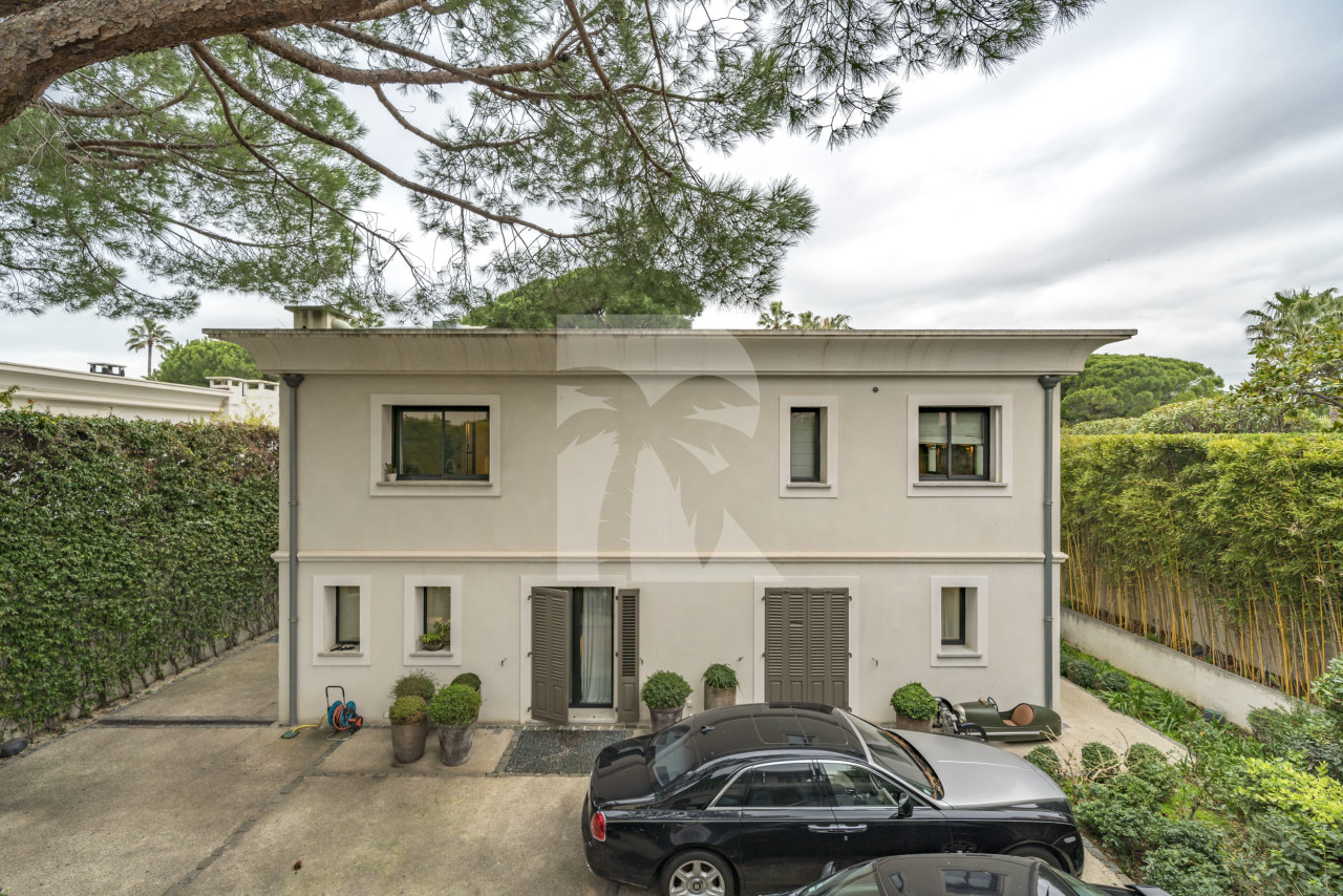 villa in Cannes : Rent Luxury 5 Bedroom Villa on the Croisette in Cannes - Photo 2