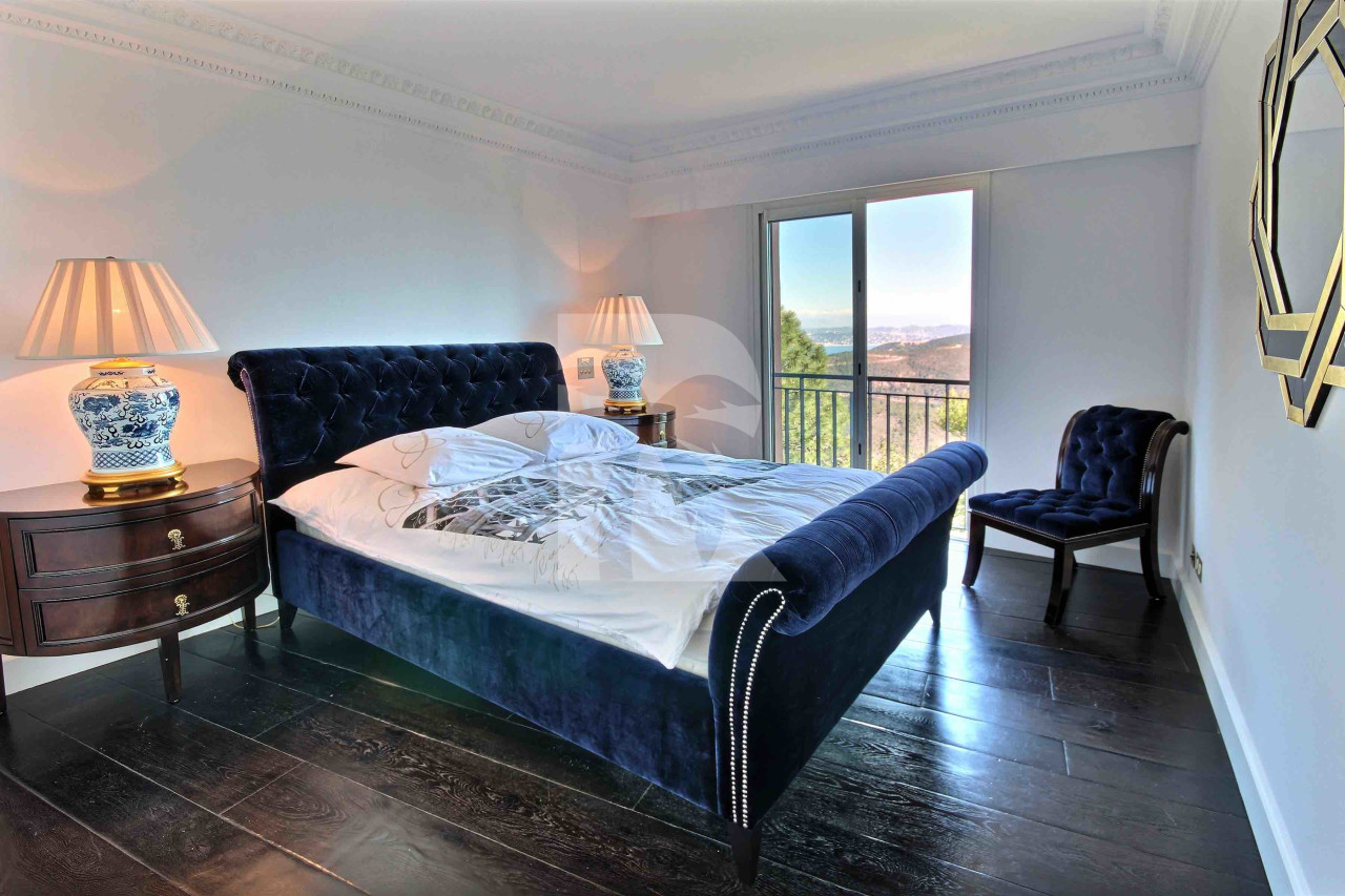 villa in Théoule-sur-Mer : Luxury 7 Bedroom Villa in Theoule sur Mer to Rent - Photo 11