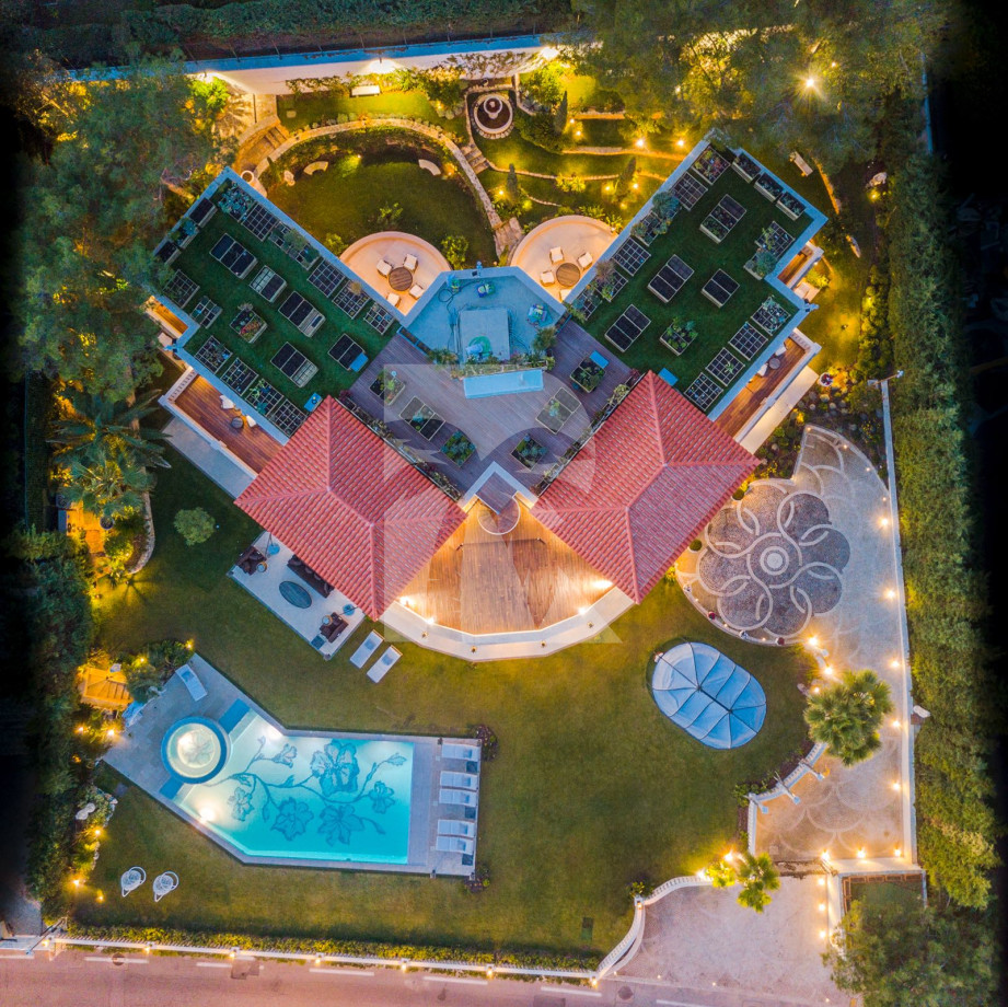 villa in Cap d'Antibes : Rent stunning 7 bedroom villa on the Cap d'Antibes with spacious gardens, pool and private beach! - Photo 5