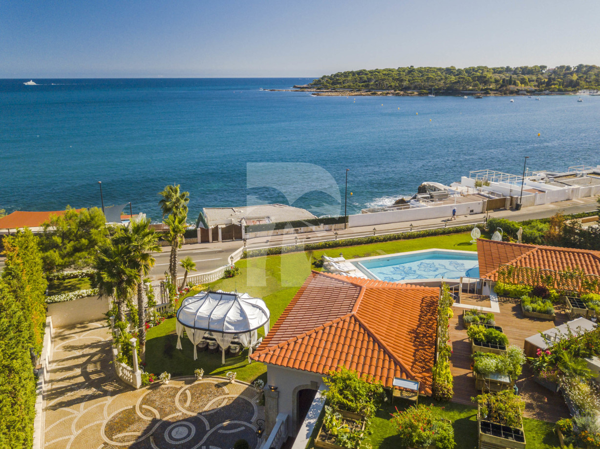 villa in Cap d'Antibes : Rent stunning 7 bedroom villa on the Cap d'Antibes with spacious gardens, pool and private beach! - Photo 12