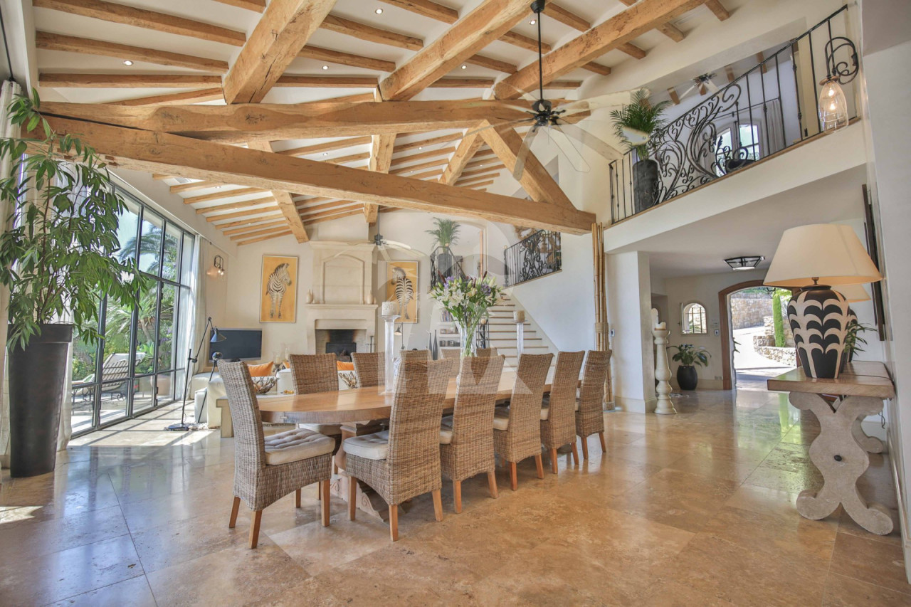 villa in Mougins : Luxury Seven Bedroom Villa to Rent in Mougins - Photo 11