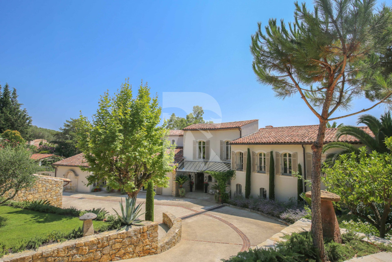 villa in Mougins : Luxury Seven Bedroom Villa to Rent in Mougins - Photo 8