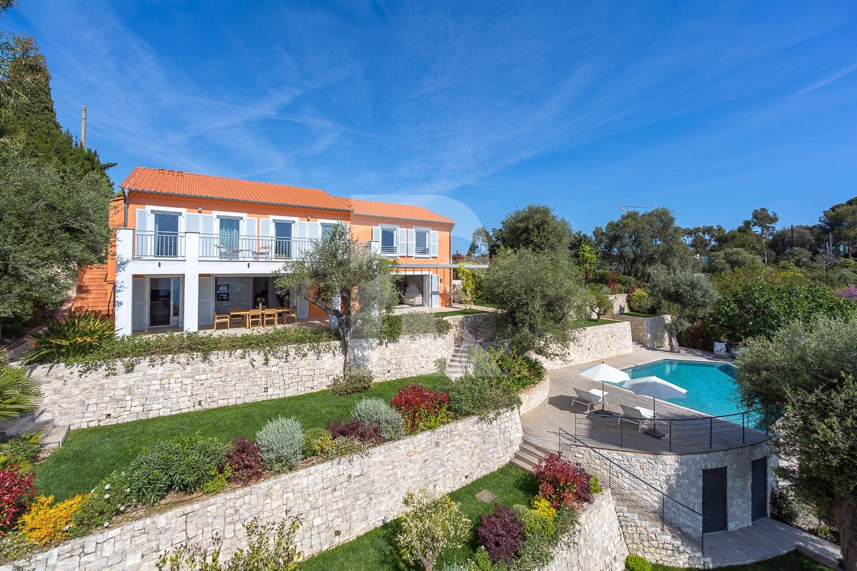 villa in Saint-Jean-Cap-Ferrat : Rent Stunning property in Beaulieu with incredible views over the Sea, Monaco and Cap d'antibes - Photo 6