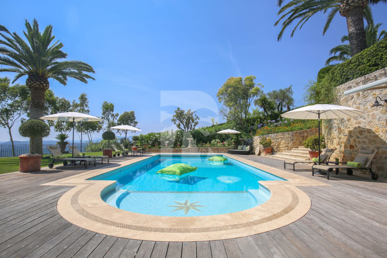 villa in Mougins : Luxury Seven Bedroom Villa to Rent in Mougins - Photo 4
