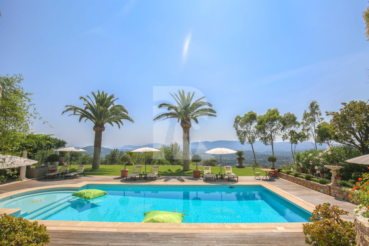 villa in Mougins : Luxury Seven Bedroom Villa to Rent in Mougins - Photo 1