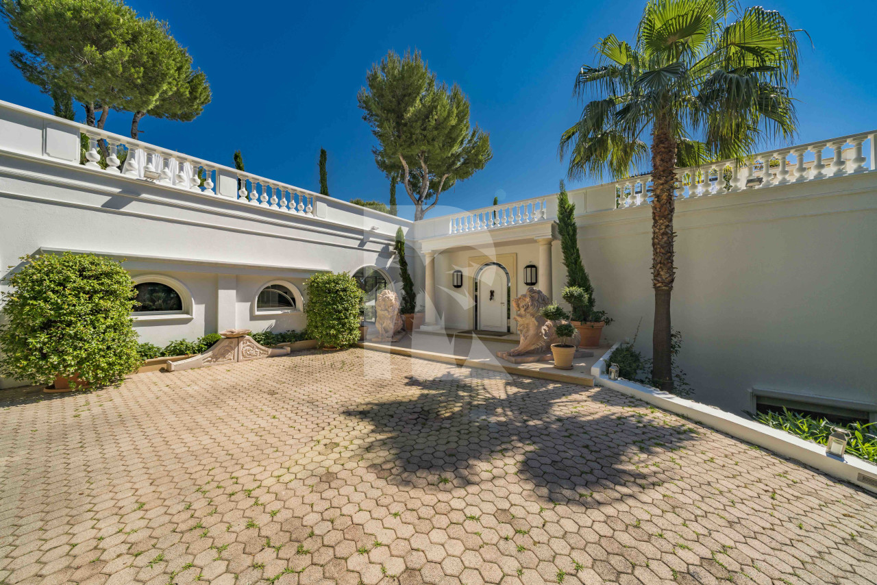villa in Saint-Jean-Cap-Ferrat : Rent incredible 6 bedroom property located in St Jean Cap Ferrat with stunning views over the sea - Photo 7