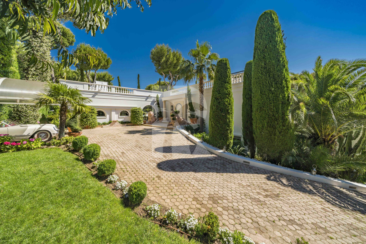 villa in Saint-Jean-Cap-Ferrat : Rent incredible 6 bedroom property located in St Jean Cap Ferrat with stunning views over the sea - Photo 8