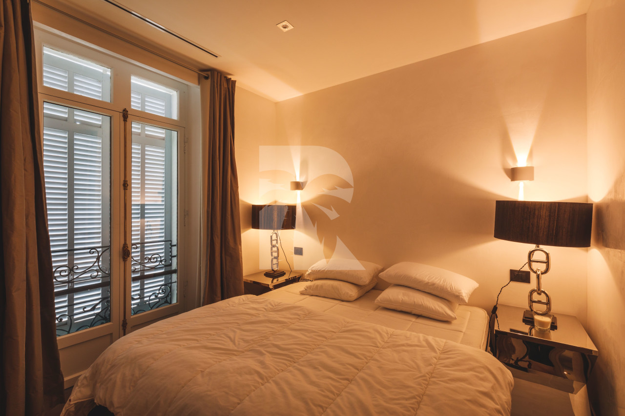 apartment in Cannes : Rent fantastic 4 bedroom apartment with terrace in the heart of Cannes - Photo 3