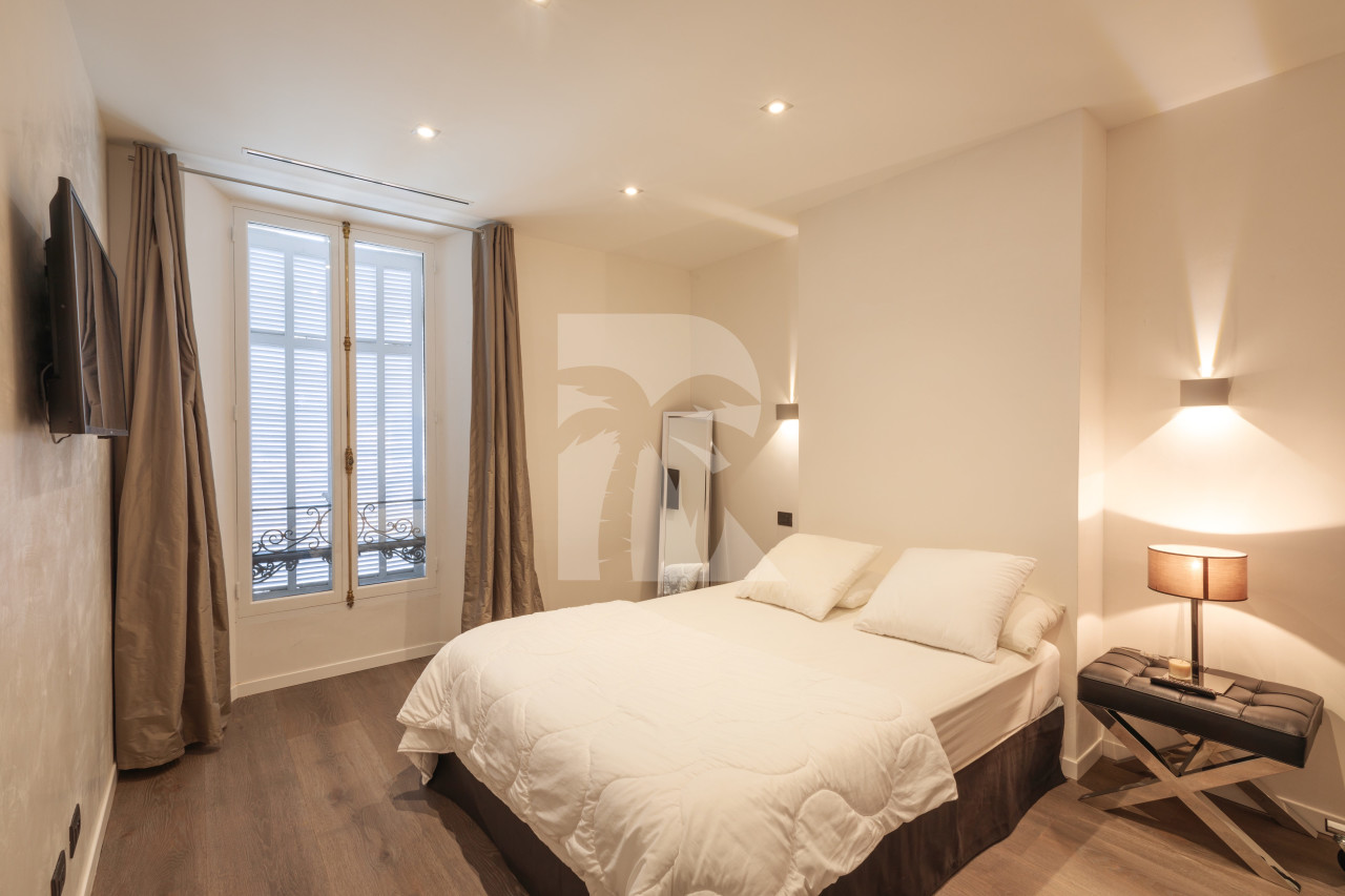 apartment in Cannes : Rent fantastic 4 bedroom apartment with terrace in the heart of Cannes - Photo 4