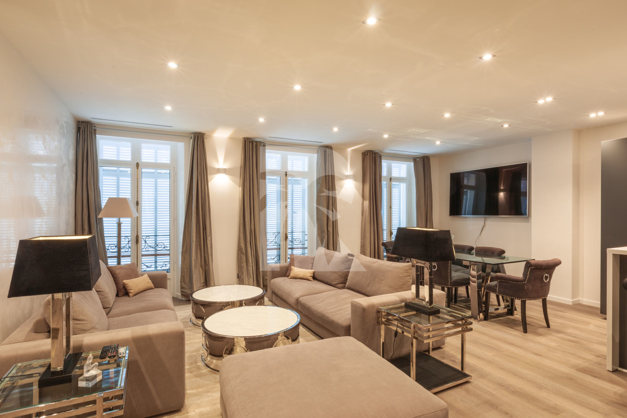 apartment in Cannes : Rent fantastic 4 bedroom apartment with terrace in the heart of Cannes - Photo 0