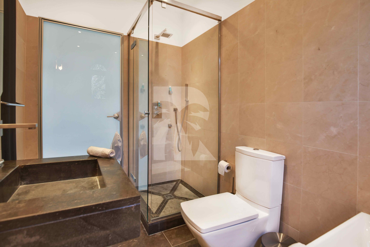 villa in Cap d'Antibes : Rent Gorgeous 4 bedroom villa in the heart of the gorgeous Cap d'Antibes close to the beaches and Cannes - Photo 11
