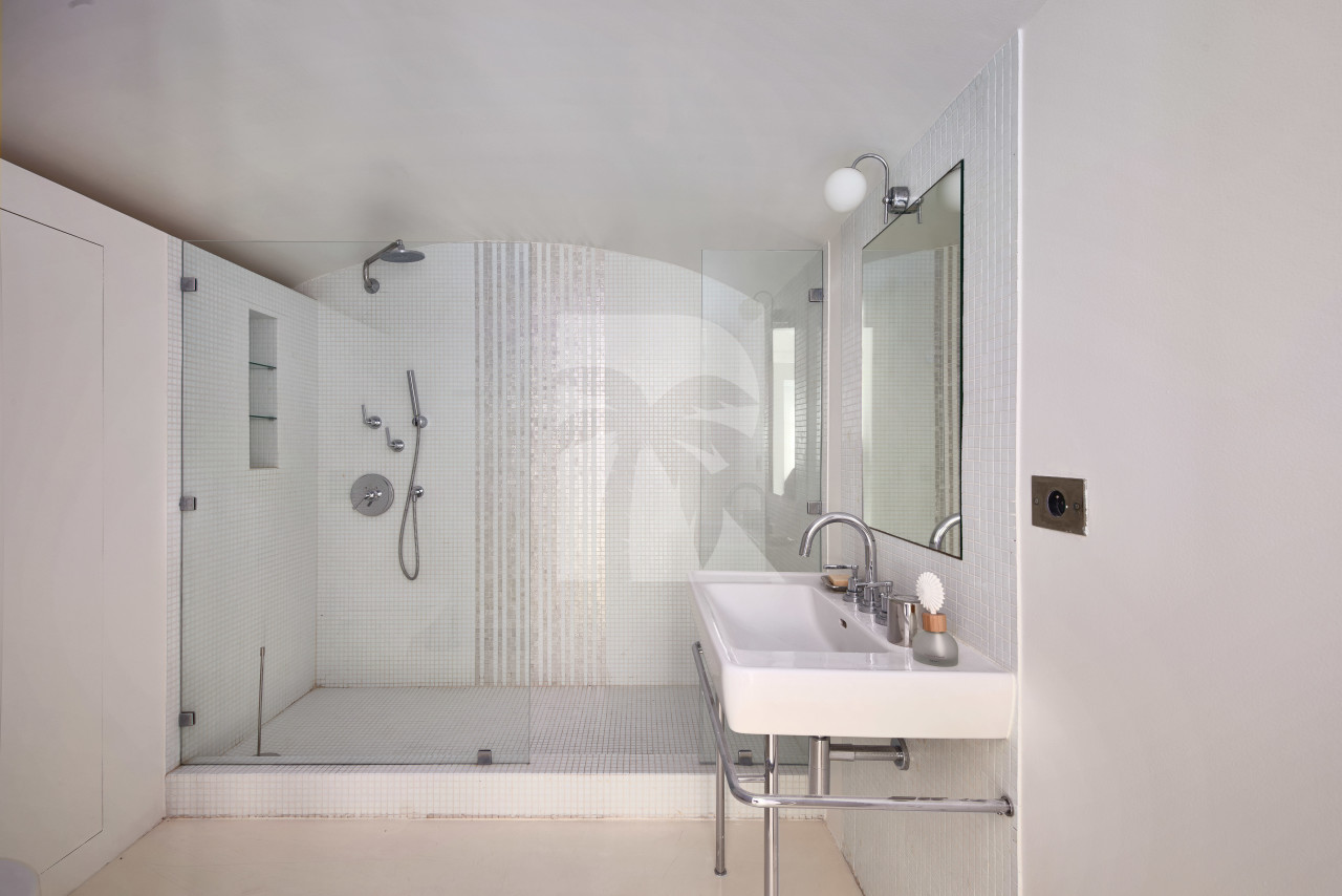 villa in Cap d'Antibes : Rent superb 5 bedroom villa close to the famous Plage de la Garoupe in Cap d'Antibes - Photo 10