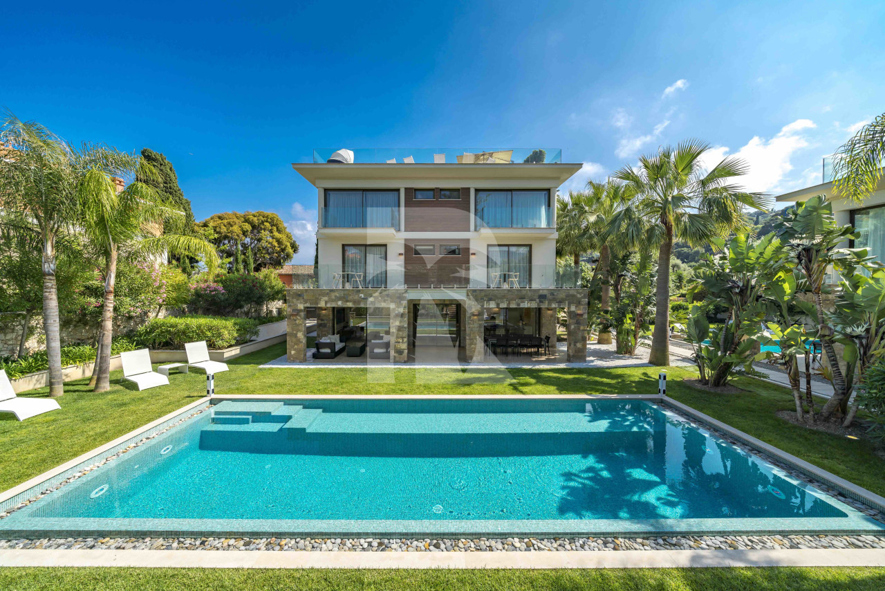 villa in Saint-Jean-Cap-Ferrat : Rent amazing private domaine comprised of three villas with swimming pool in Saint Jean Cap Ferrat - Photo 3