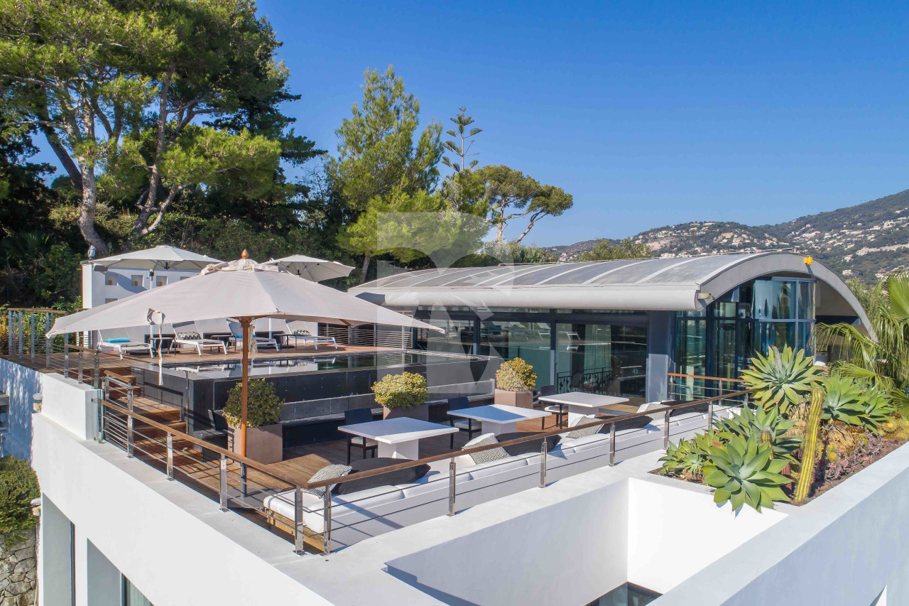villa in Saint-Jean-Cap-Ferrat : Rent unique modern villa with panoramic sea view in Saint Jean Cap Ferrat - Photo 4