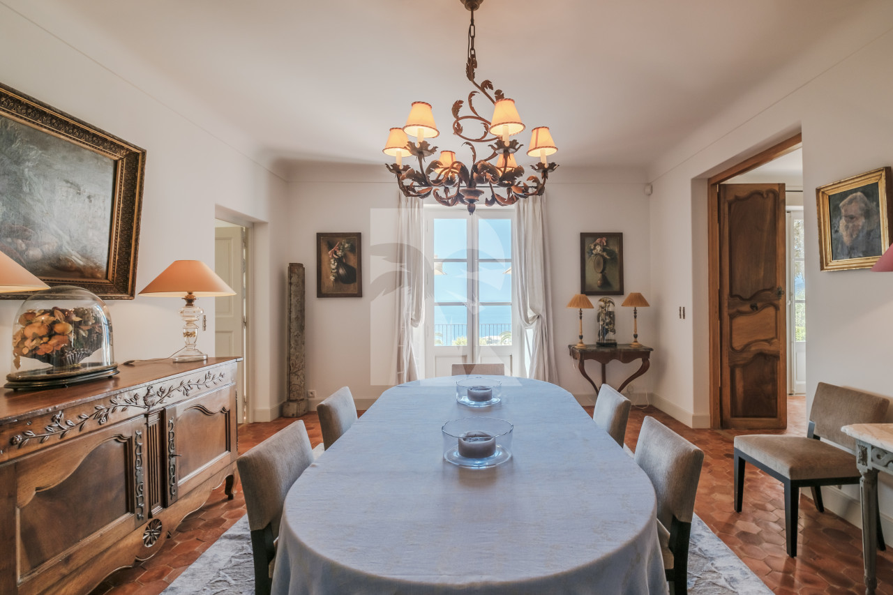 villa in Cannes : Beautiful Provencal bastide boasting fantastic panoramic sea views - Photo 6