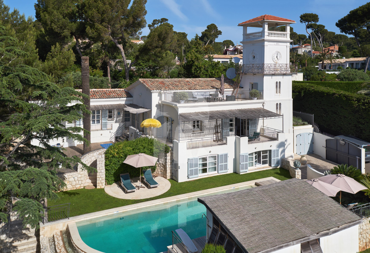 villa in Cap d'Antibes : Rent superb 5 bedroom villa close to the famous Plage de la Garoupe in Cap d'Antibes - Photo 0