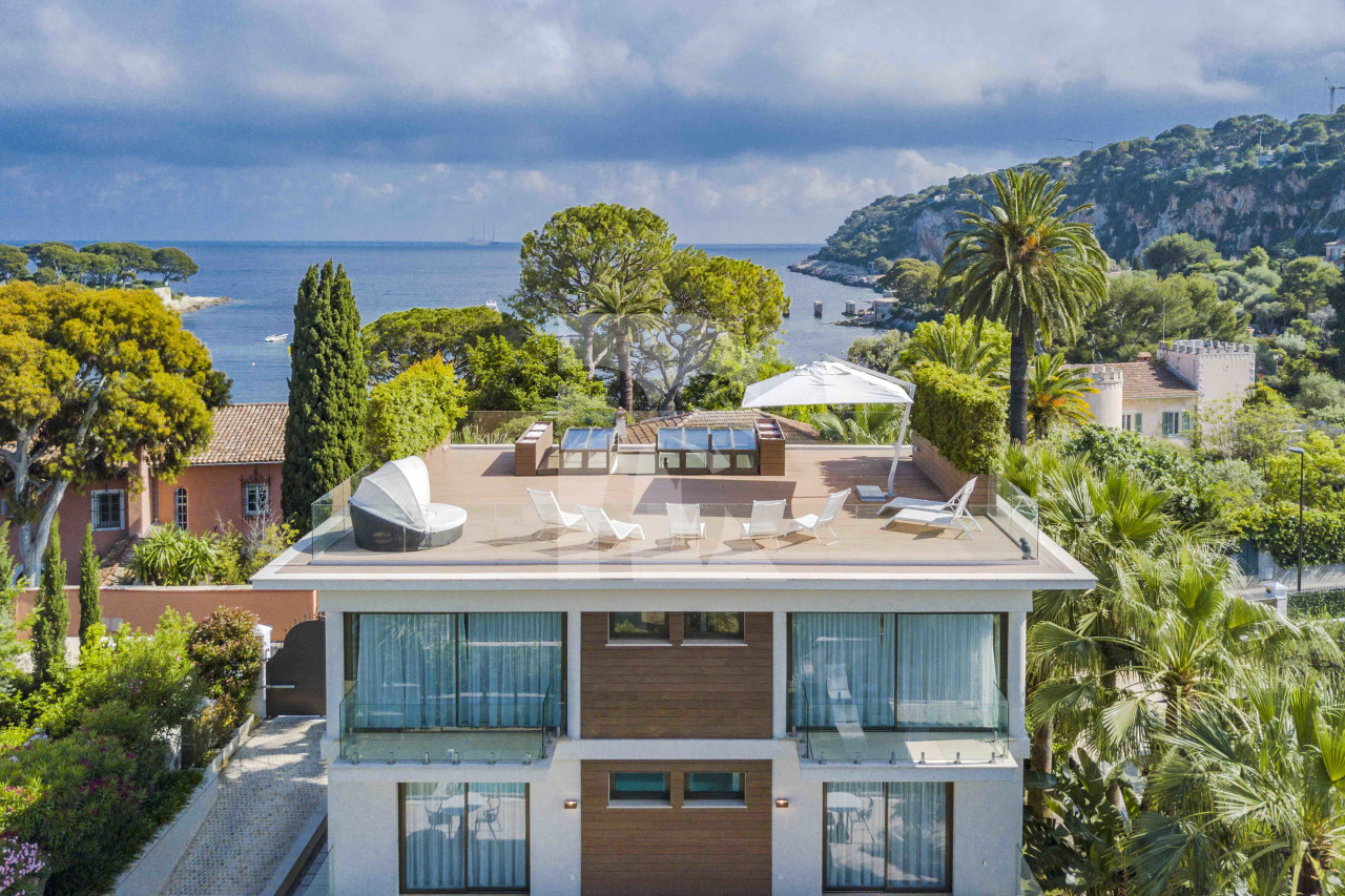 villa in Saint-Jean-Cap-Ferrat : Rent amazing private domaine comprised of three villas with swimming pool in Saint Jean Cap Ferrat - Photo 8