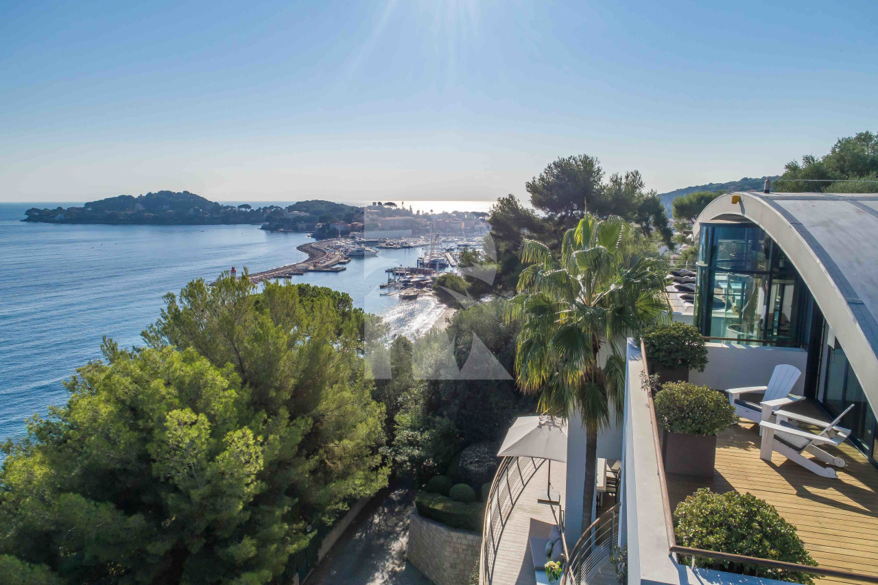 villa in Saint-Jean-Cap-Ferrat : Rent unique modern villa with panoramic sea view in Saint Jean Cap Ferrat - Photo 2