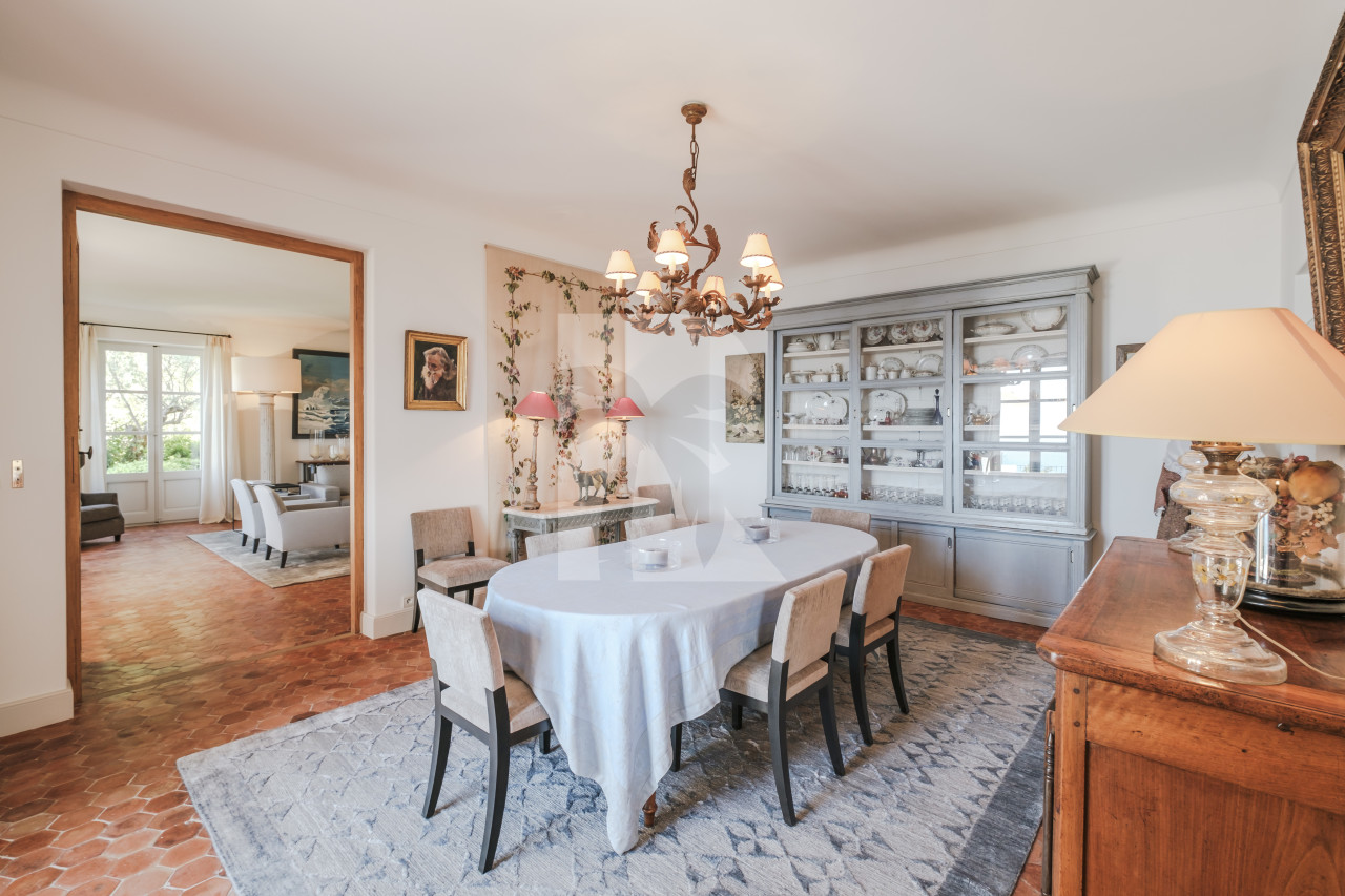 villa in Cannes : Beautiful Provencal bastide boasting fantastic panoramic sea views - Photo 9
