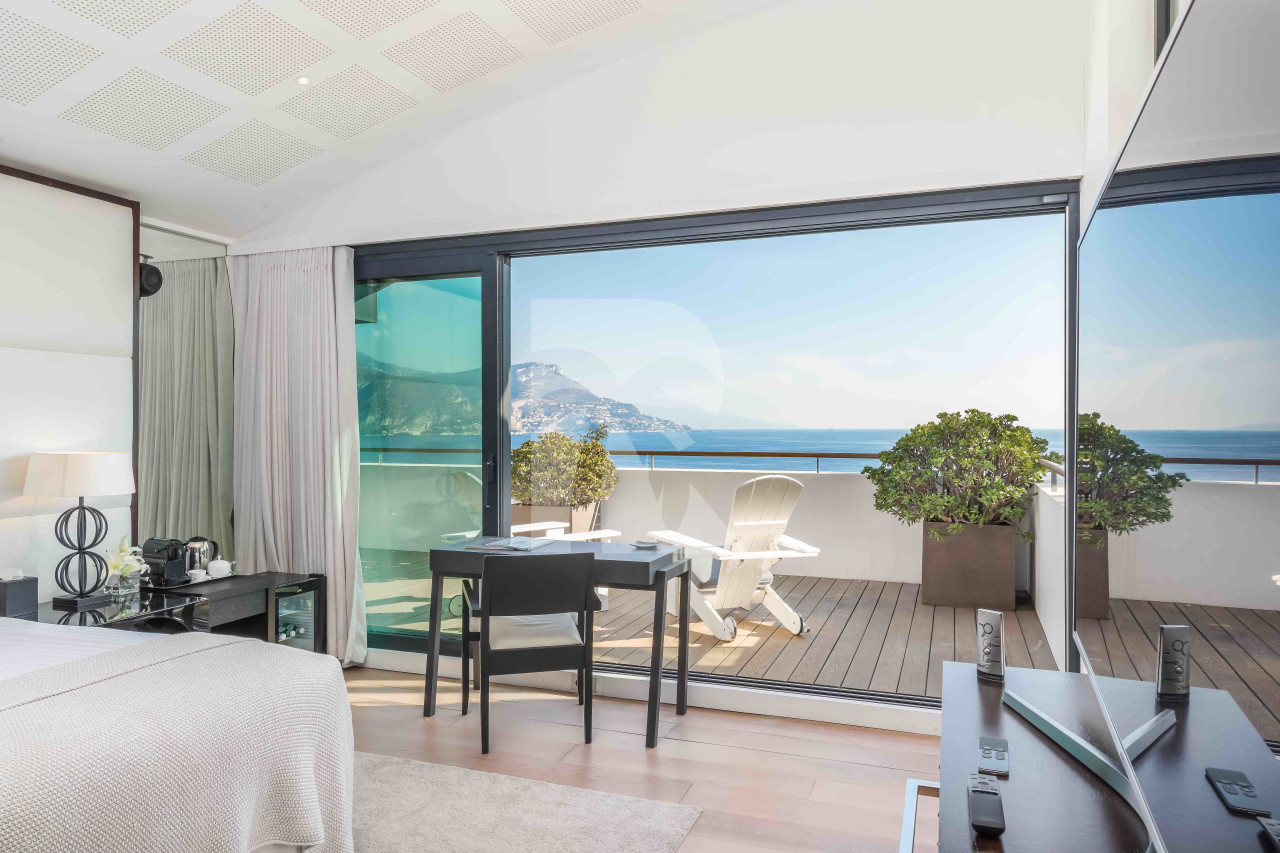 villa in Saint-Jean-Cap-Ferrat : Rent unique modern villa with panoramic sea view in Saint Jean Cap Ferrat - Photo 12