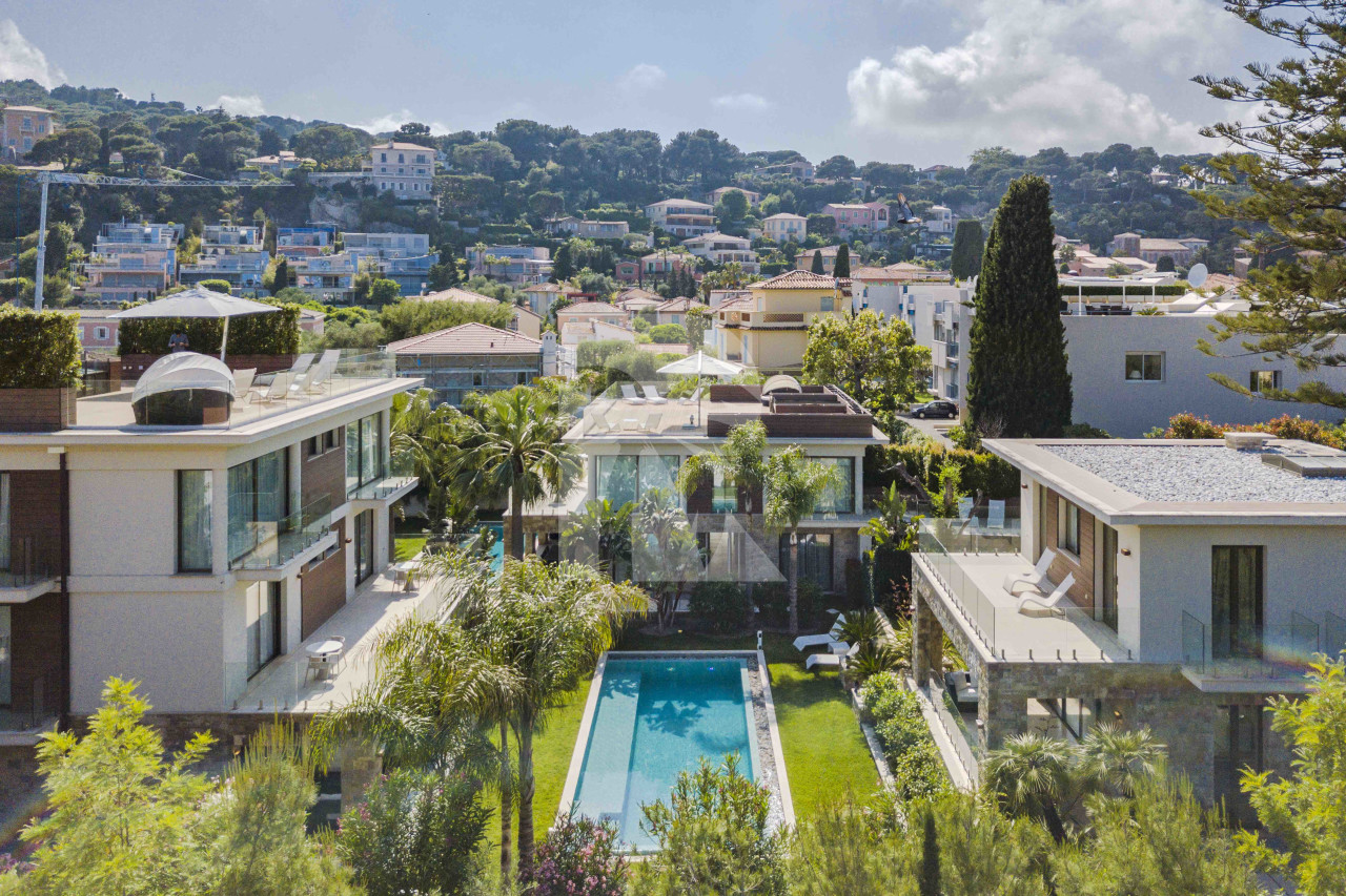 villa in Saint-Jean-Cap-Ferrat : Rent amazing private domaine comprised of three villas with swimming pool in Saint Jean Cap Ferrat - Photo 9