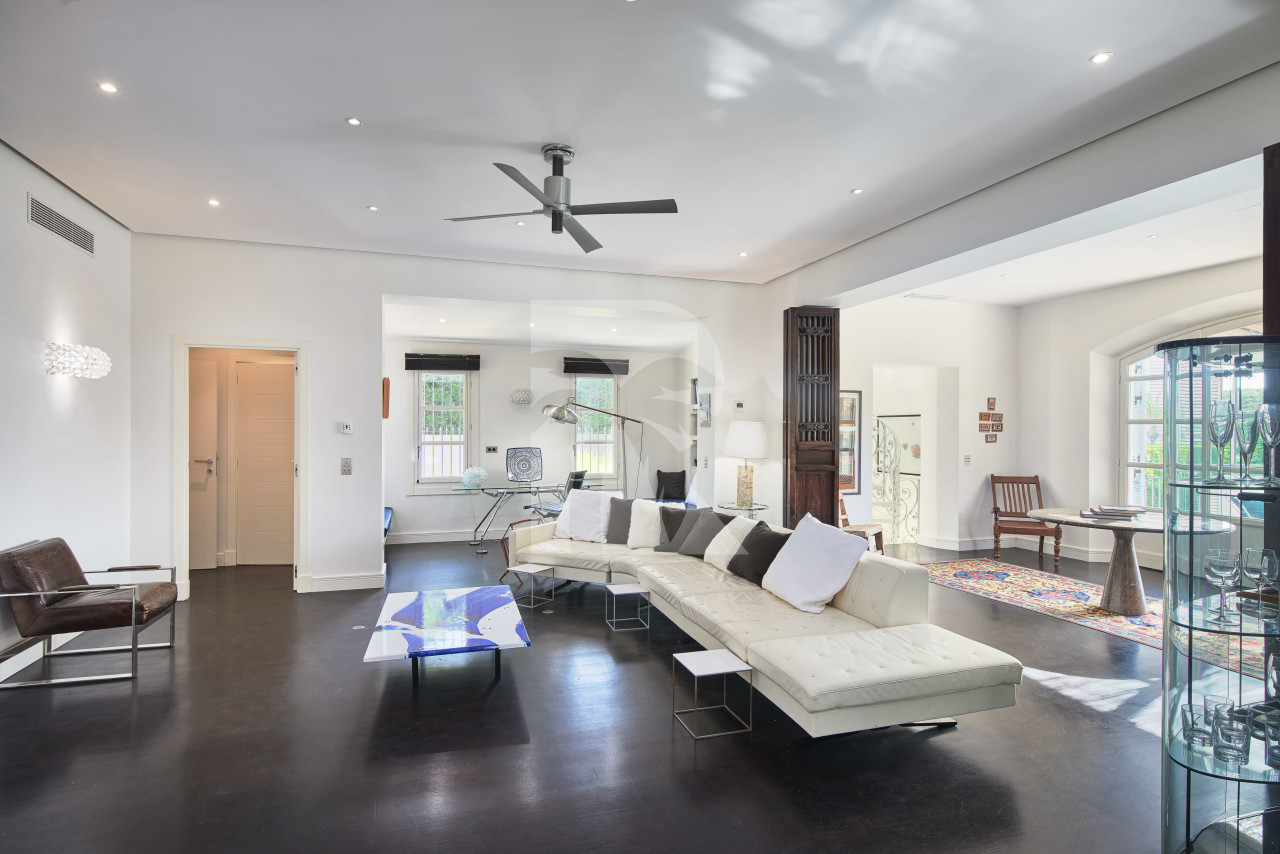 villa in Cap d'Antibes : Rent superb 5 bedroom villa close to the famous Plage de la Garoupe in Cap d'Antibes - Photo 4