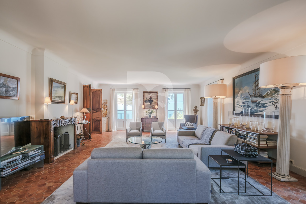 villa in Cannes : Beautiful Provencal bastide boasting fantastic panoramic sea views - Photo 5