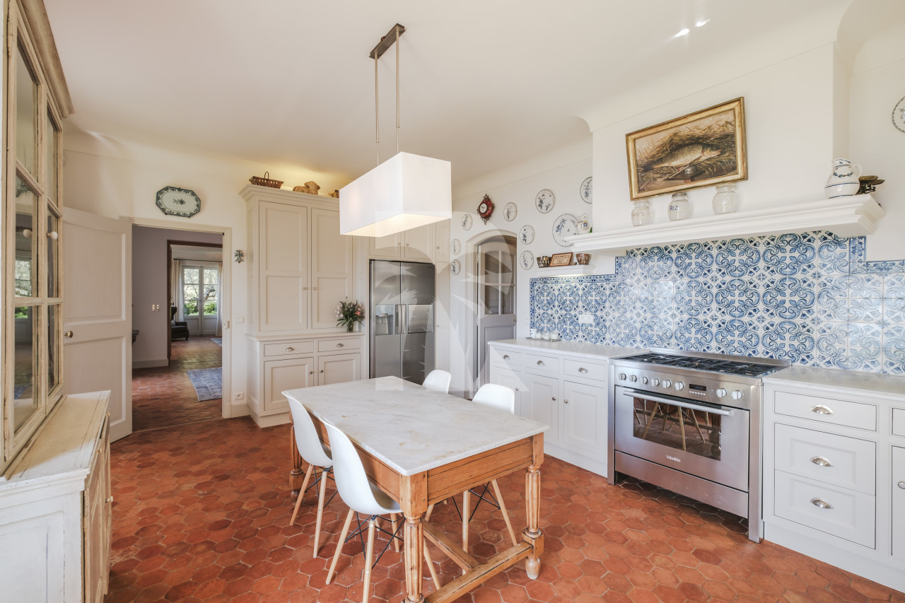 villa in Cannes : Beautiful Provencal bastide boasting fantastic panoramic sea views - Photo 11