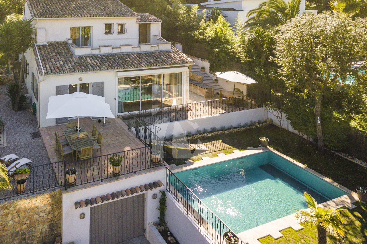 villa in Cap d'Antibes : Rent this charming Villa close to the Garoupe Beach on Cap d Antibes - Photo 2