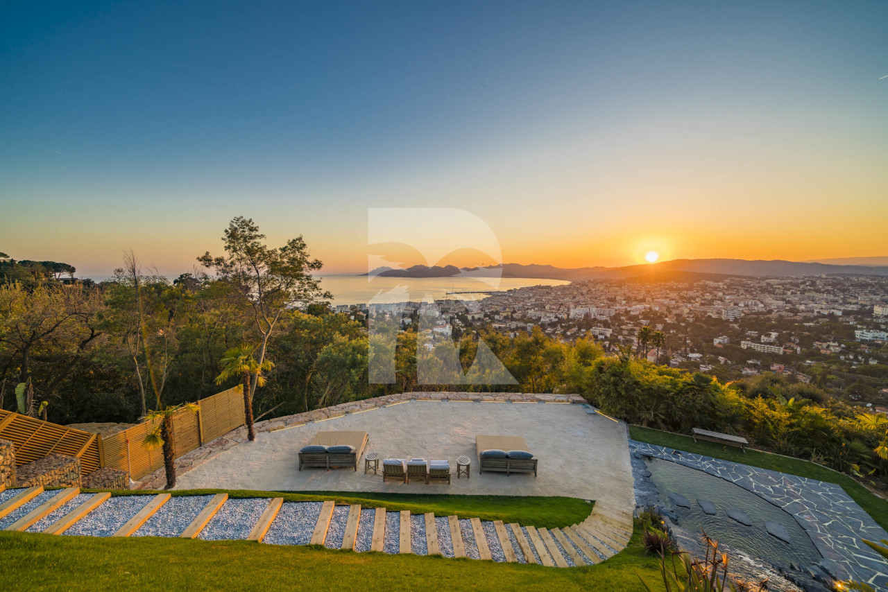 villa in Cannes : Rent Southern Europes most exclusive and stunning villa with 9 bedrooms, panoramic sea views and the height of Luxury - Photo 6
