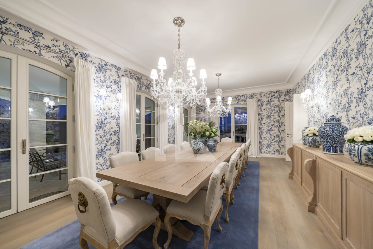 villa in La Colle-sur-Loup : Rent Incredible 7 bedroom domaine in Saint-Paul-de-Vence with 3.8 hectares of land with pool, tennis court and sea views - Photo 4