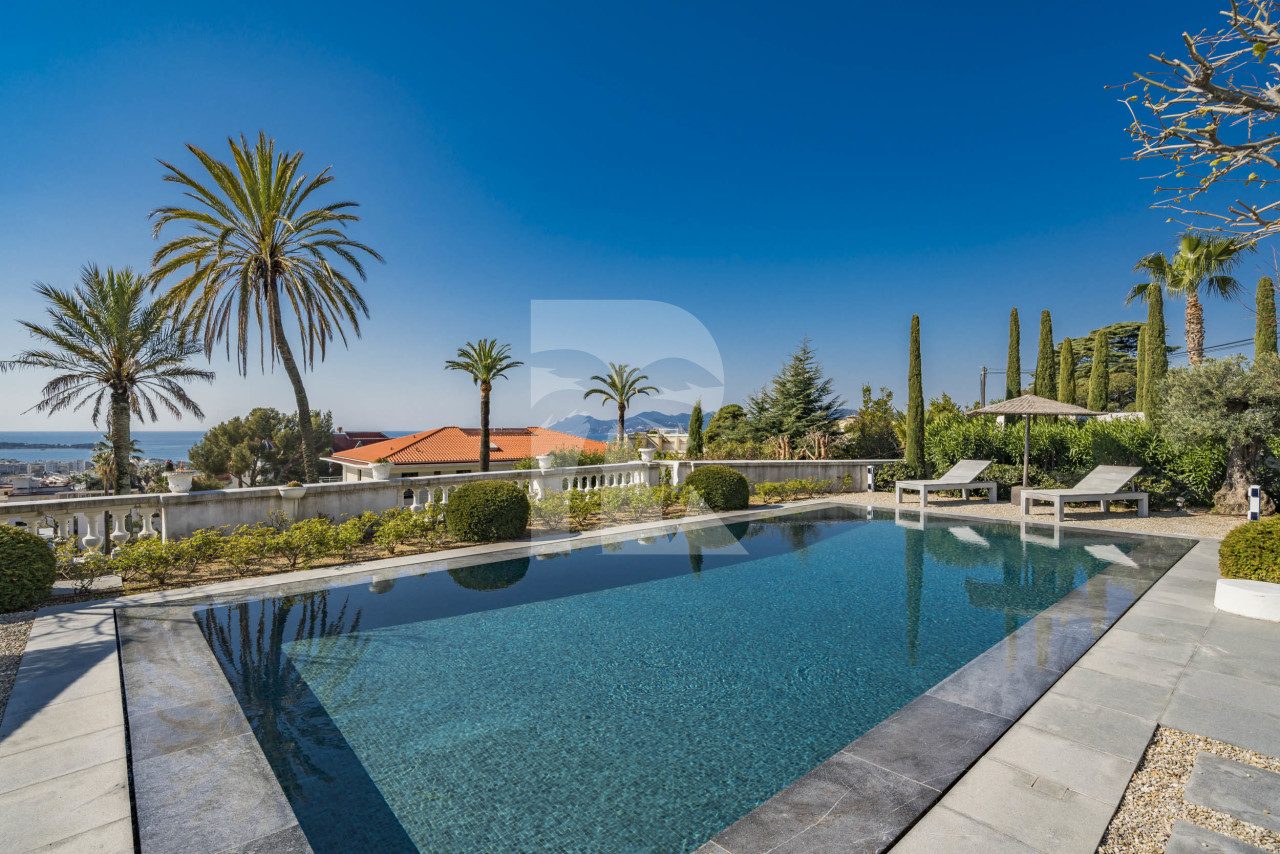 villa in Cannes : Rent Estee Lauders former villa, 6 bedrooms located in the centre of Cannes only a short walk to the beach - Photo 0